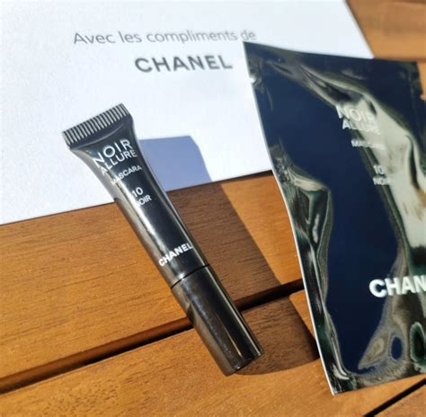 noir allure chanel muestra